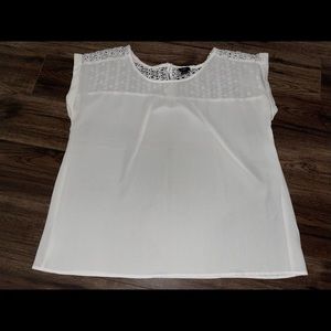 Plus size white top